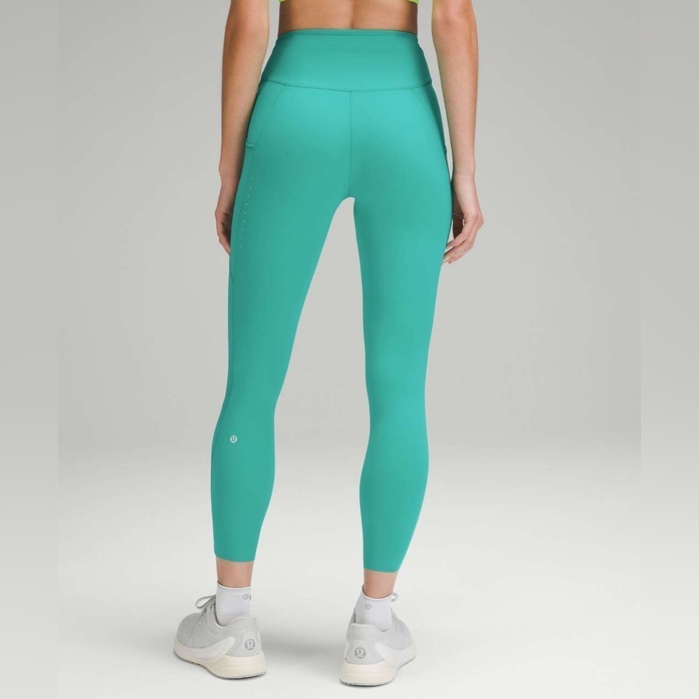 Lululemon Fast and Free High-Rise Tight 25” Pockets *Updated Sz 4
Kelly Green
